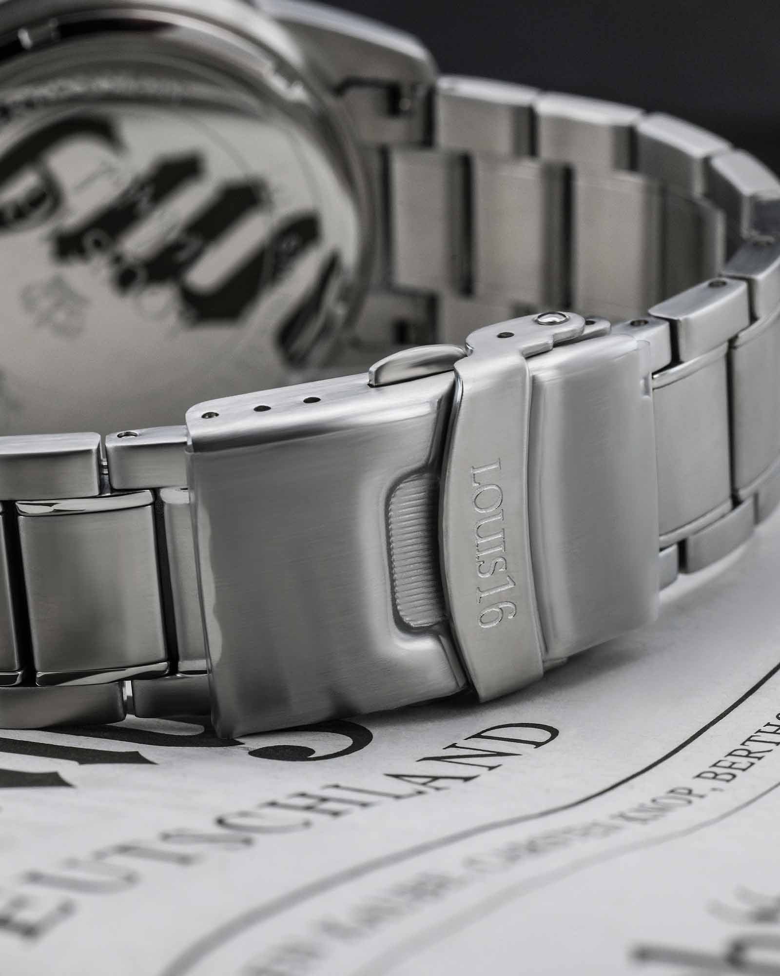 Mirage 3320 Chronograph Silber-LOUIS XVI